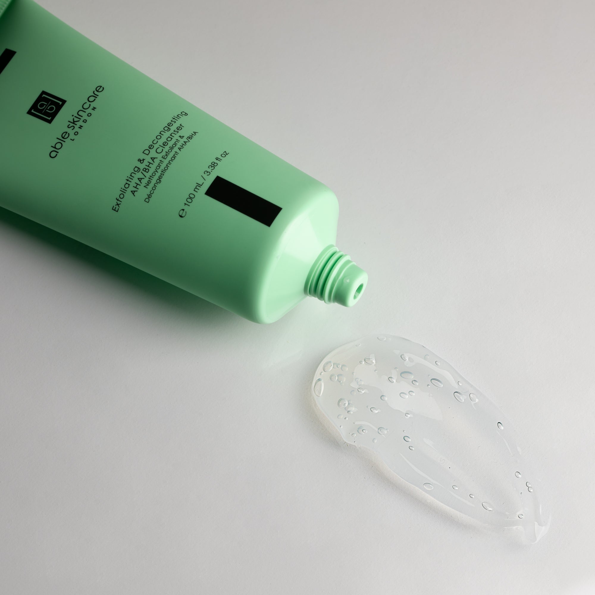 Skinimalism: The Art of Minimal Skincare